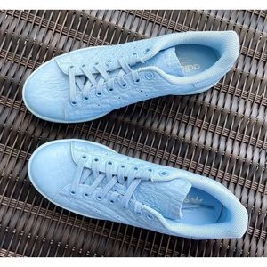 Adidas Stan Smith in Clear Sky.